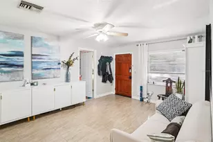 162 SE Lincoln Cir N, Saint Petersburg, FL 33703 - Photo 15