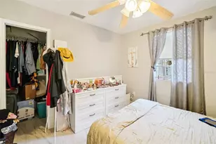 162 SE Lincoln Cir N, Saint Petersburg, FL 33703 - Photo 17