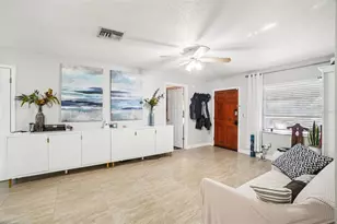 162 SE Lincoln Cir N, Saint Petersburg, FL 33703 - Photo 5