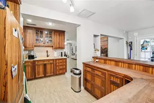 162 SE Lincoln Cir N, Saint Petersburg, FL 33703 - Photo 29