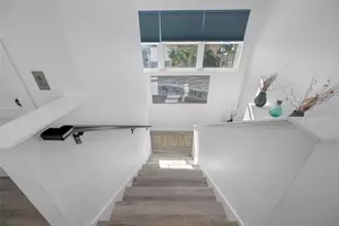 2813 Kipps Colony Dr S, Saint Petersburg, FL 33707 - Photo 9