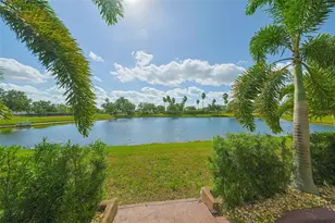 1507 Mira Lago Cir, Ruskin, FL 33570 - Photo 9