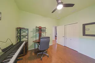 1507 Mira Lago Cir, Ruskin, FL 33570 - Photo 39