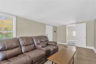 9901 N 46th St, Tampa, FL 33617 - Photo 7