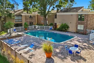 10433 Carrollbrook Ct, Tampa, FL 33618 - Photo 3