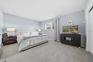 10433 Carrollbrook Ct, Tampa, FL 33618 - Photo 15