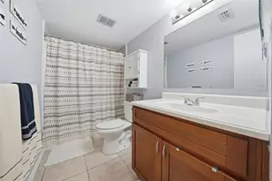 10433 Carrollbrook Ct, Tampa, FL 33618 - Photo 19