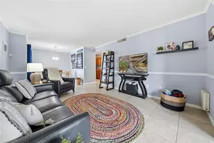 10433 Carrollbrook Ct, Tampa, FL 33618 - Photo 7