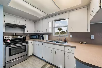 208 S Canal Street, Ruskin, FL 33570 - Photo 3