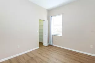 307 Rio Terra, Venice, FL 34285 - Photo 9