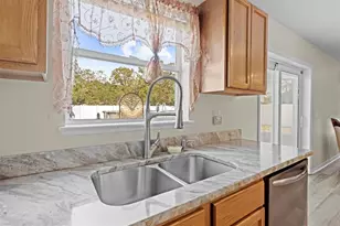 7319 Lagoon Rd, Spring Hill, FL 34606 - Photo 21