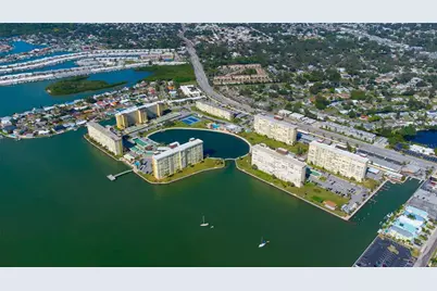 4725 Cove Circle #207, Saint Petersburg, FL 33708 - Photo 29