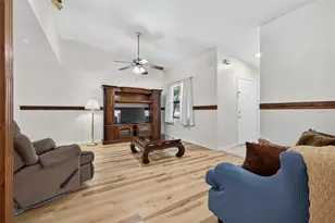 7016 2nd St N, Saint Petersburg, FL 33702 - Photo 5