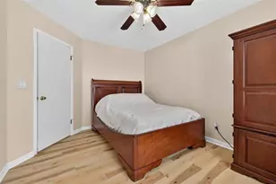 7016 2nd St N, Saint Petersburg, FL 33702 - Photo 17