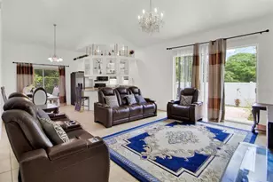 10907 N 48th St, Tampa, FL 33617 - Photo 5