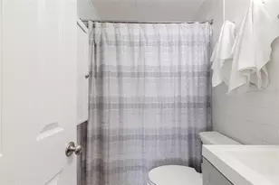 7001 13th St N, Saint Petersburg, FL 33702 - Photo 23