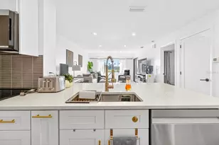 29254 Bay Hollow Dr, Wesley Chapel, FL 33543 - Photo 9