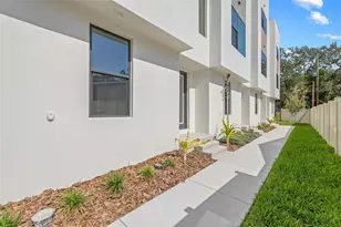 305 15th St N, Saint Petersburg, FL 33705 - Photo 5
