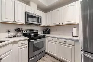 4704 Canterbury Dr, Land O Lakes, FL 34639 - Photo 15