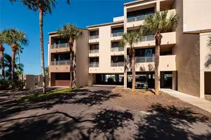 2795 Kipps Colony Dr S, Saint Petersburg, FL 33707 - Photo 91