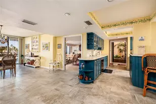 2795 Kipps Colony Dr S, Saint Petersburg, FL 33707 - Photo 13