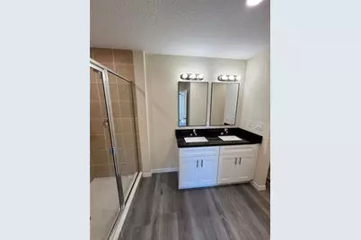 4374 Cambio Gardens Court, Tampa, FL 33610 - Photo 23