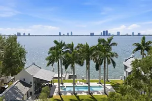 577 Riviera Dr, Tampa, FL 33606 - Photo 1