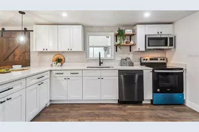 11211 Meadow Drive, Port Richey, FL 34668 - Photo 11