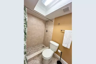 18610 Gulf Boulevard #203, Indian Shores, FL 33785 - Photo 17