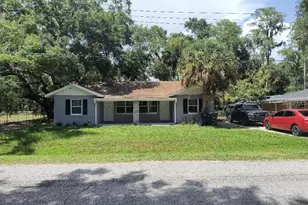 921 W Hiawatha St, Tampa, FL 33604 - Photo 1