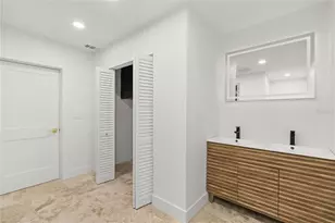 4681 Shore Acres Blvd NE, Saint Petersburg, FL 33703 - Photo 19