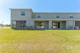 33105 Major Oak Dr, Wesley Chapel, FL 33545 - Photo 17