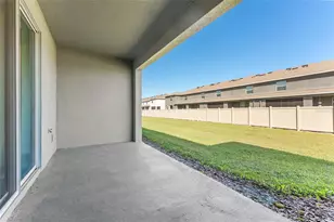 33105 Major Oak Dr, Wesley Chapel, FL 33545 - Photo 15