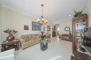 321 Siena Vista Pl, Sun City Center, FL 33573 - Photo 17