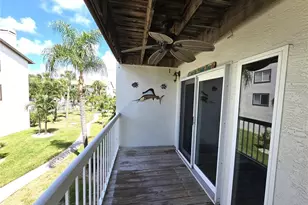 346 Madeira Cir, Saint Petersburg, FL 33710 - Photo 11