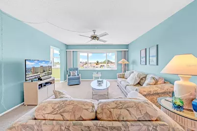 4725 Cove Circle #302, Saint Petersburg, FL 33708 - Photo 9