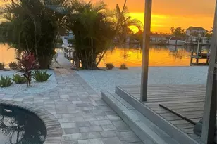 11405 6th St E, Treasure Island, FL 33706 - Photo 27