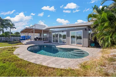 11405 6th Street E, Treasure Island, FL 33706 - Photo 3