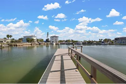 11405 6th Street E, Treasure Island, FL 33706 - Photo 7