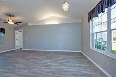 3118 34th Avenue Drive E, Bradenton, FL 34208 - Photo 3