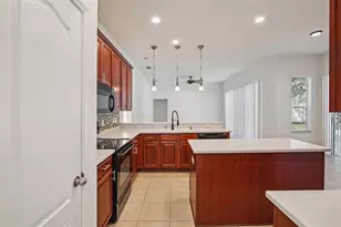 1804 Prairie Grass Ln, Valrico, FL 33594 - Photo 11
