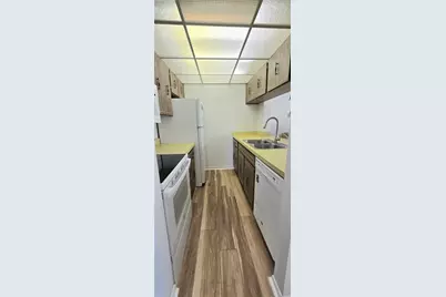 12200 Vonn Road #1305, Largo, FL 33774 - Photo 13