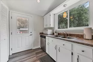 900 Beverly Ave, Largo, FL 33770 - Photo 11