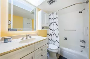 4725 Cove Cir, Saint Petersburg, FL 33708 - Photo 21