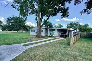 1604 Crystal Ct E, Lakeland, FL 33801 - Photo 3