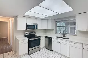 11320 Currie Ln, Largo, FL 33774 - Photo 5