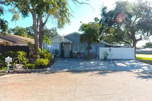 10301 Fernglen Pl, Tampa, FL 33624 - Photo 5