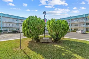 2455 Finlandia Ln, Clearwater, FL 33763 - Photo 1