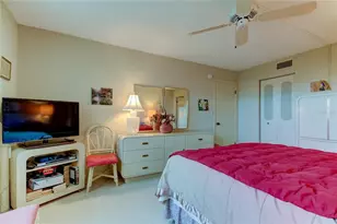 7050 Sunset Dr S, South Pasadena, FL 33707 - Photo 19