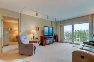 7050 Sunset Dr S, South Pasadena, FL 33707 - Photo 7